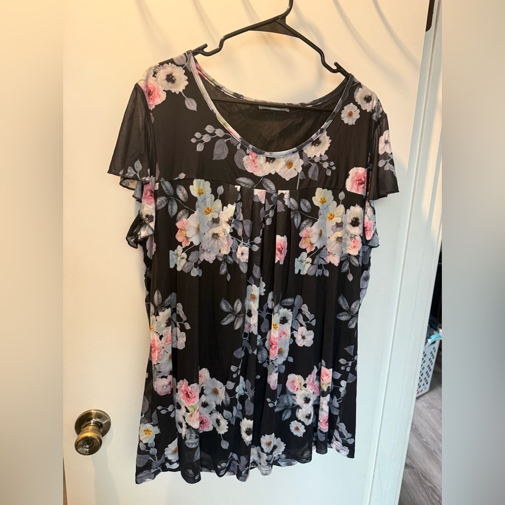 Elegant Floral Women's Blouse in Black